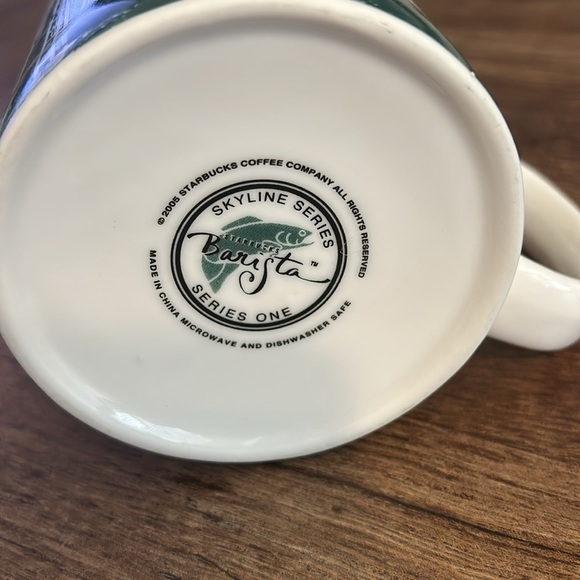Starbucks 16oz 2005 Seattle Skyline Series One Coffee Mug - Picture 6 of 6